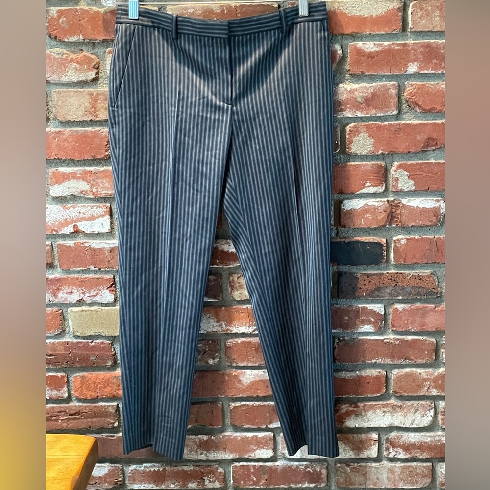 THEORY LOW RISE TONE ON TONE BLACK/ GREY STRIPPED CROPPED WORK PANT SIZE 4